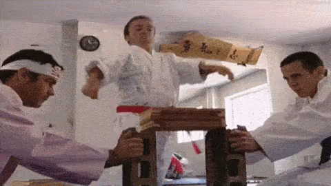 https://kiwicdn.akamaized.net/us-w-1/2169/58JznU5JbnyFtT1ZeJwW9z.gif