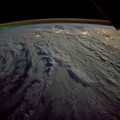 最多情報局 - 宇宙から見た夜の地球-1271782223868379142.mp4